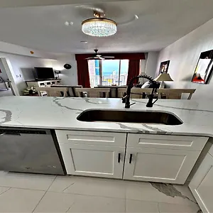 Apartment Wyndham Ocean Walk: Deluxe Oceanview Jacuzzi In Daytona