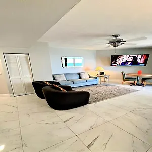 Apartment 14th Floor 2 Bedroom Direct Oceanfront Wyndham Ocean Walk Daytona 1401